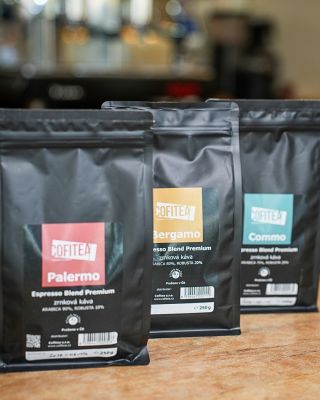 🌍☕ Dnes slavíme Mezinárodní den kávy! V Café Majada Praha ho oslavujeme stylově – s našimi třemi gráciemi: Commo, Bergamo...